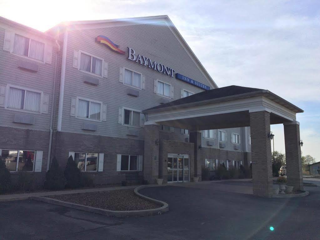 Baymont By Wyndham Lawrenceburg Hotel Exterior photo